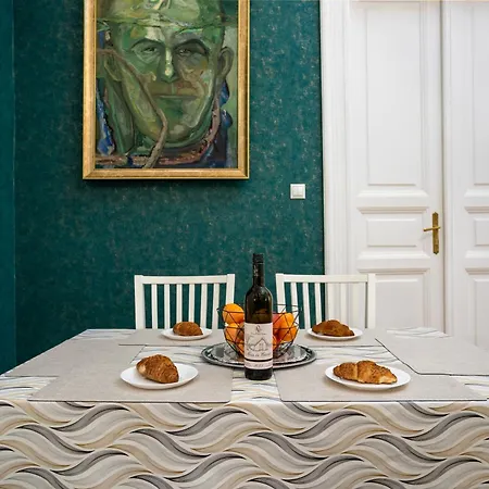 Zafire With Free Parking Lejlighed Budapest